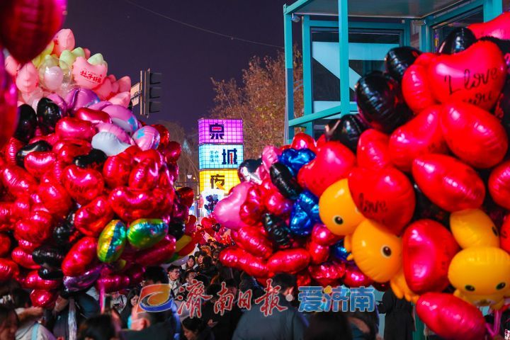 图集丨跨年夜，济南各大商圈活力爆棚